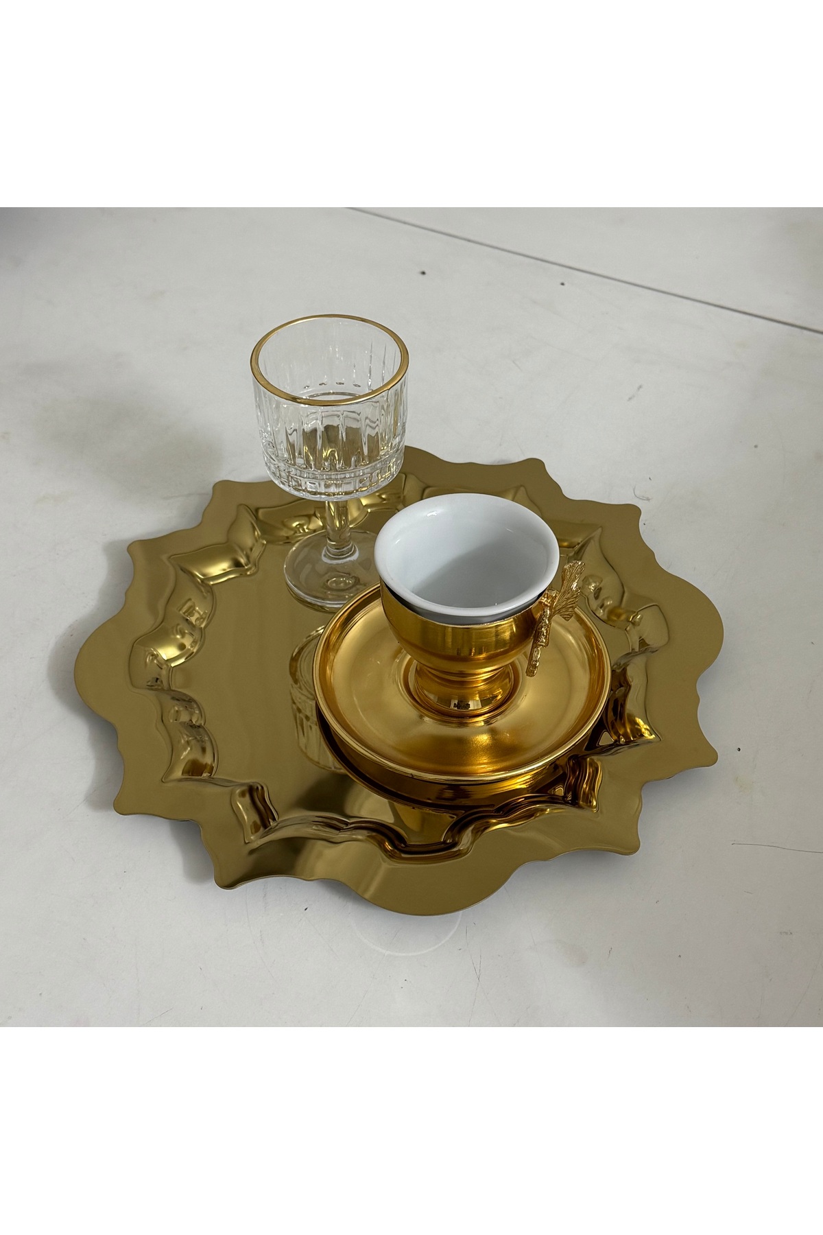 PASLANMAZ ÇELİK GOLD RENK 1 ADET GÜNEŞ MODEL SERVİS TEPSİSİ