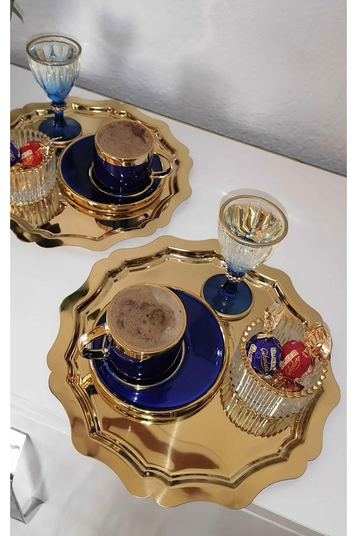 ÇELİK GOLD RENK 2 ADET YUVARLAK DALGALI MODEL SUNUM TEPSİSİ SERVİS
