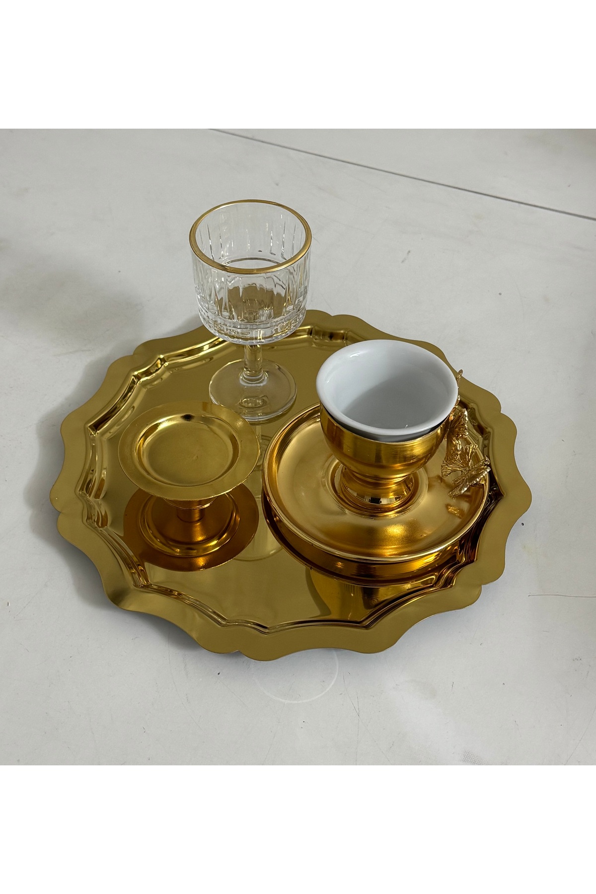 1 ADET GOLD YUVARLAK DALGALI MODEL SERVİS VE SUNUM TEPSİSİ