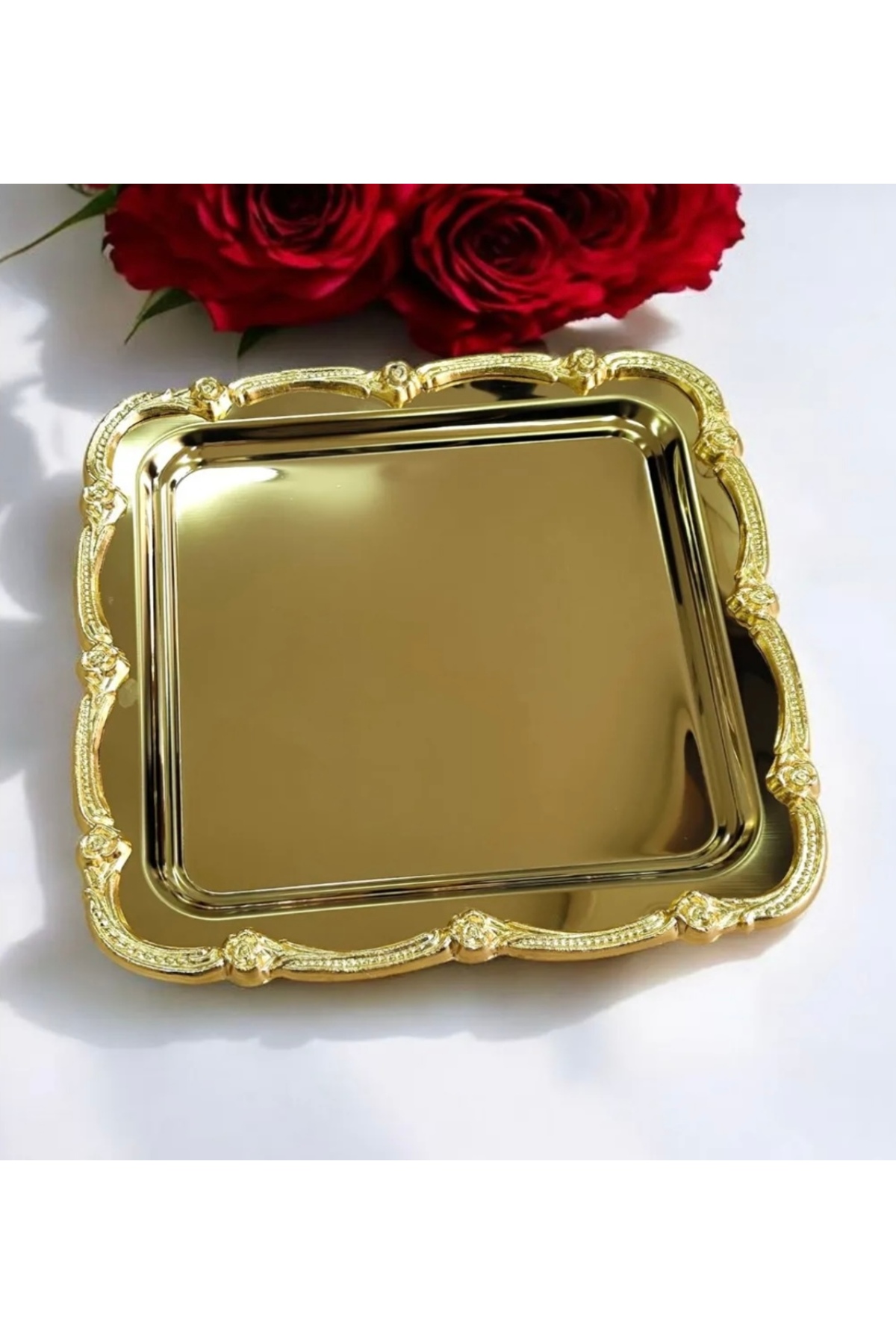 ÇELİK GOLD RENK 1 ADET KARE KENARI ÇERÇEVELİ SERVİS VE SUNUM TEPSİSİ