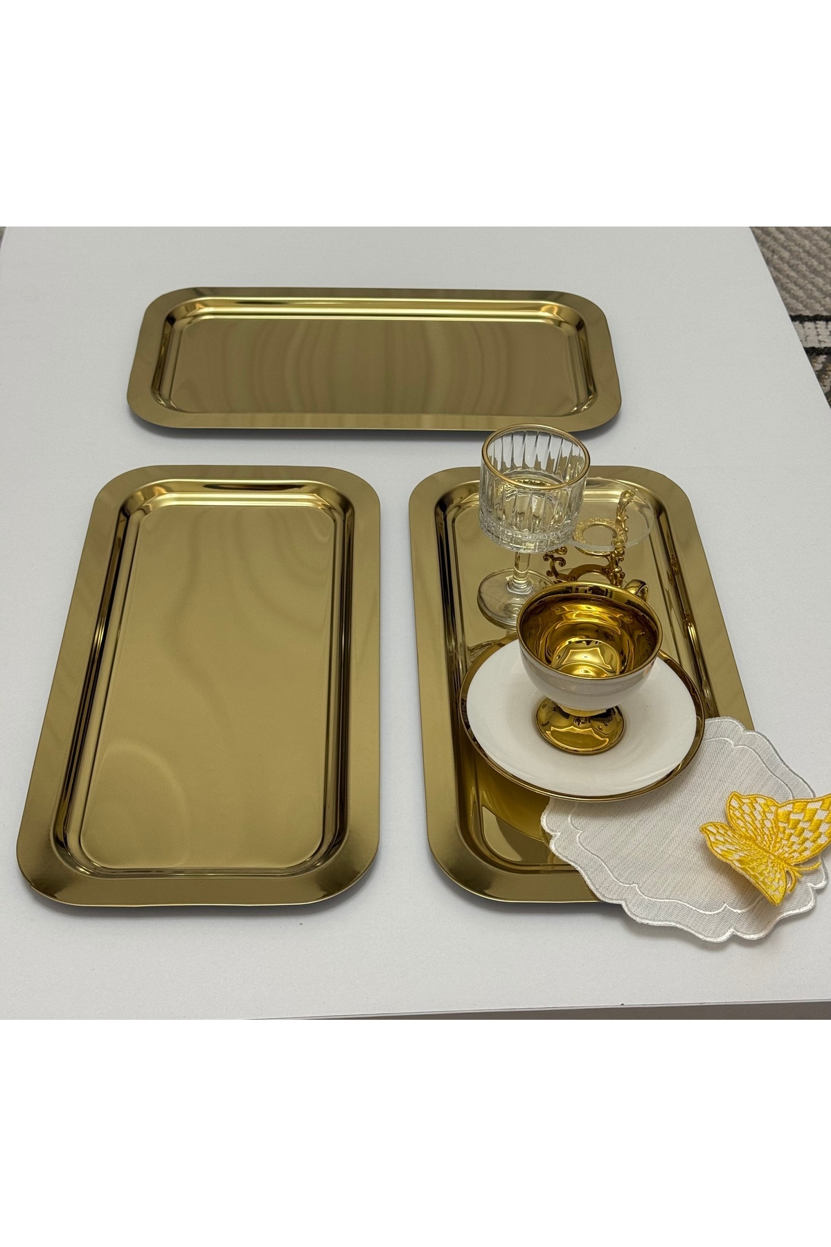 3 ADET GOLD RENK BÜYÜK DİKDÖRTGEN MODEL ÇELİK SERVİS VE SUNUM TEPSİSİ 17*33 CM