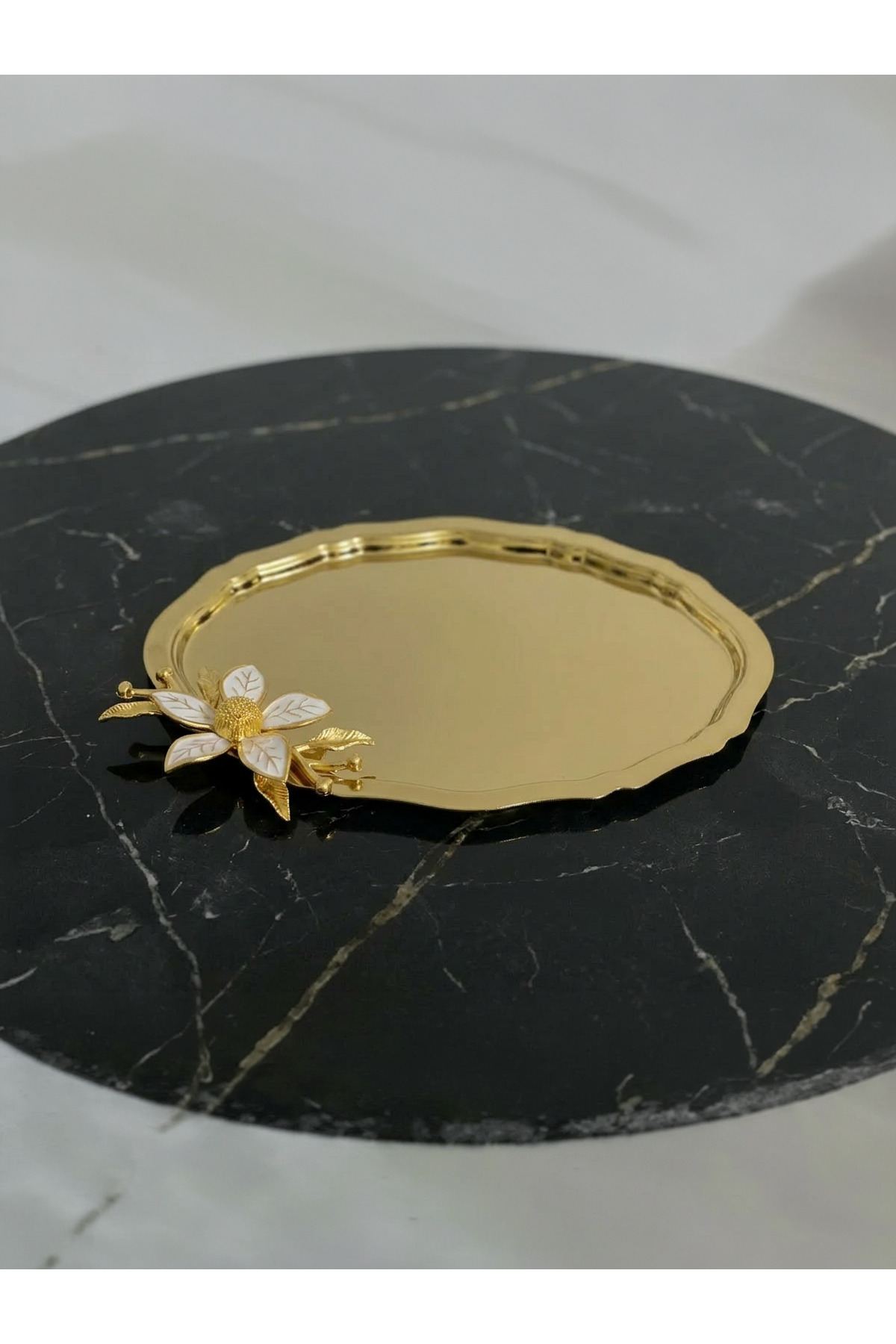 20*25 CM GOLD OVAL 1 ADET BÜYÜK ÇİÇEKLİ SUNUM TEPSİSİ