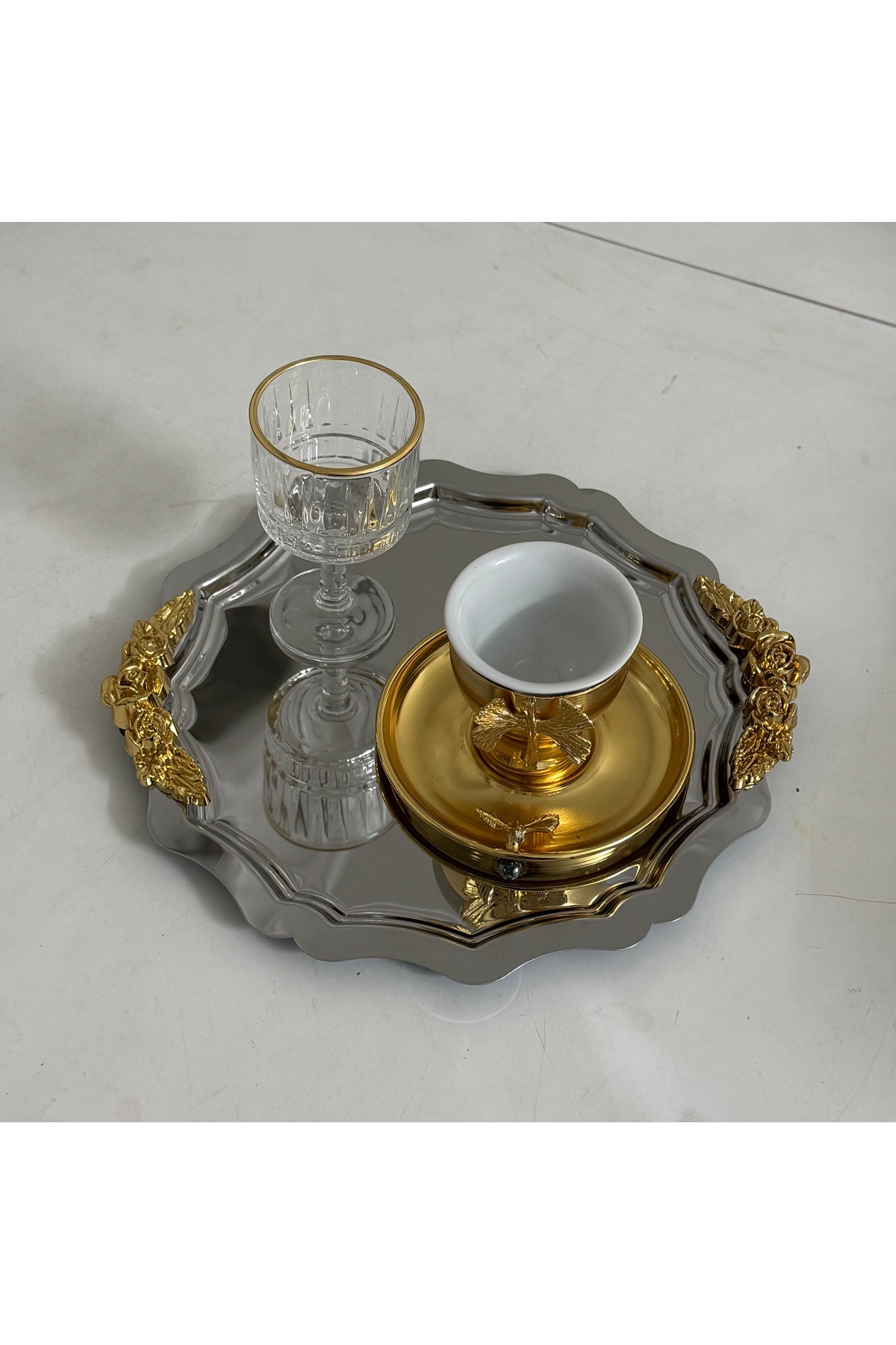 ÇELİK YUVARLAK DALGALI 1 ADET KULP AKSESUARLI SUNUM TEPSİSİ