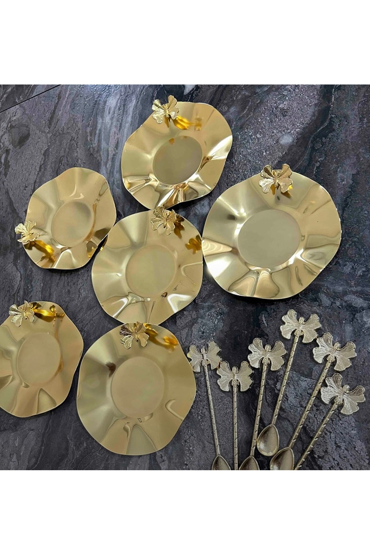 6 ADET GOLD RENK DALGALI MODEL KELEBEK AKSESUARLI ÇAY TABAĞI BARDAK ALTLIĞI