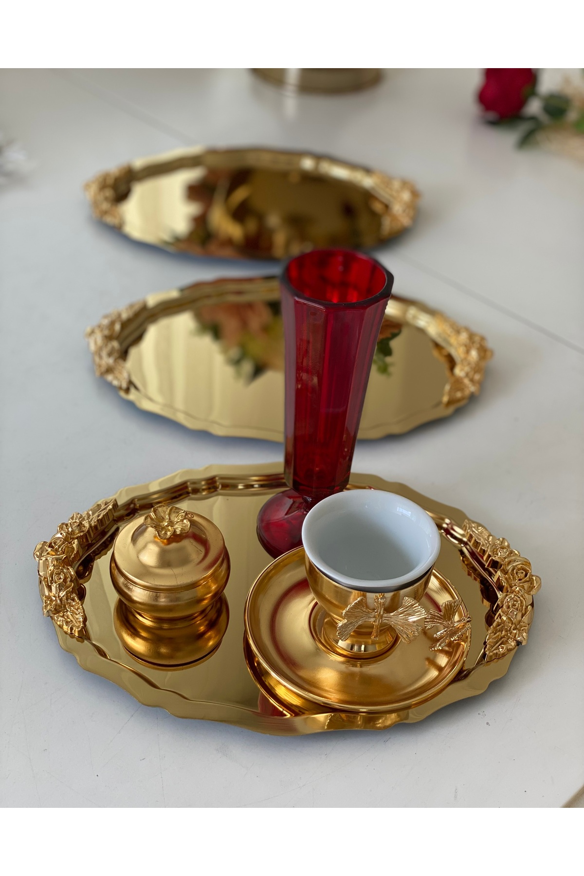 3 ADETPASLANMAZ ÇELİK GOLD OVAL MODEL KULP AKSESUARLI SUNUM TEPSİ